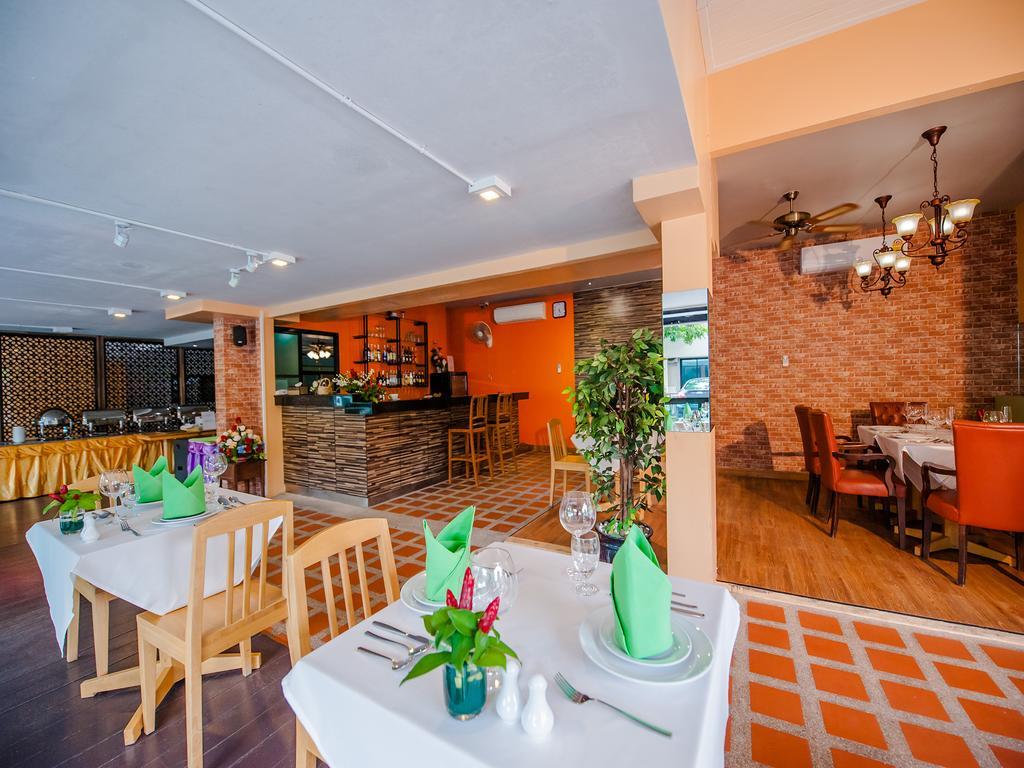 Grand Nai Harn Suites Rawai 외부 사진