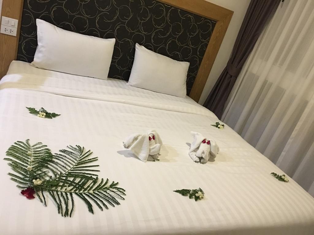 Grand Nai Harn Suites Rawai 외부 사진