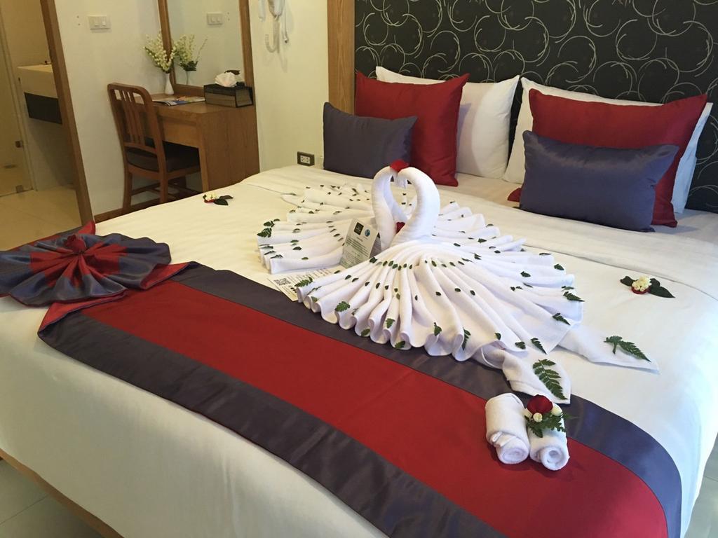 Grand Nai Harn Suites Rawai 외부 사진