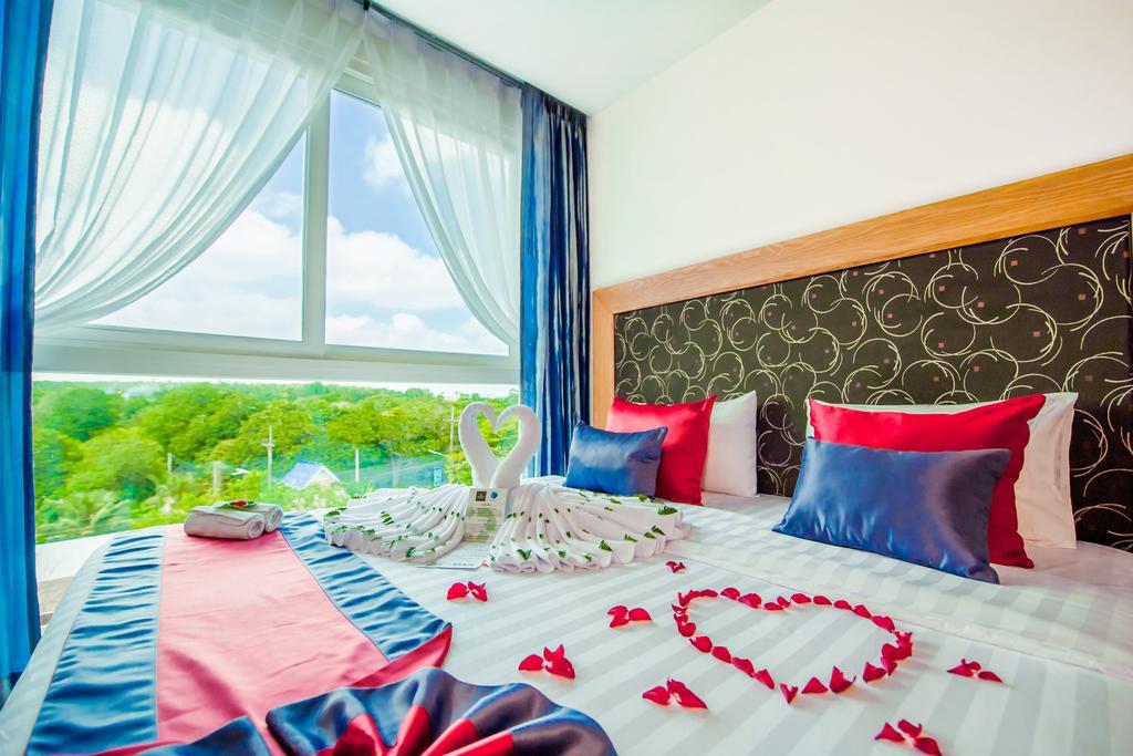 Grand Nai Harn Suites Rawai 외부 사진