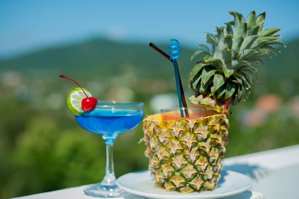 Grand Nai Harn Suites Rawai 외부 사진