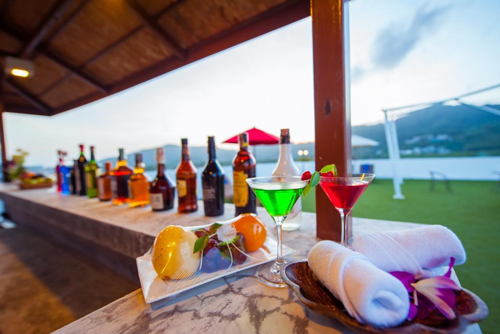 Grand Nai Harn Suites Rawai 외부 사진
