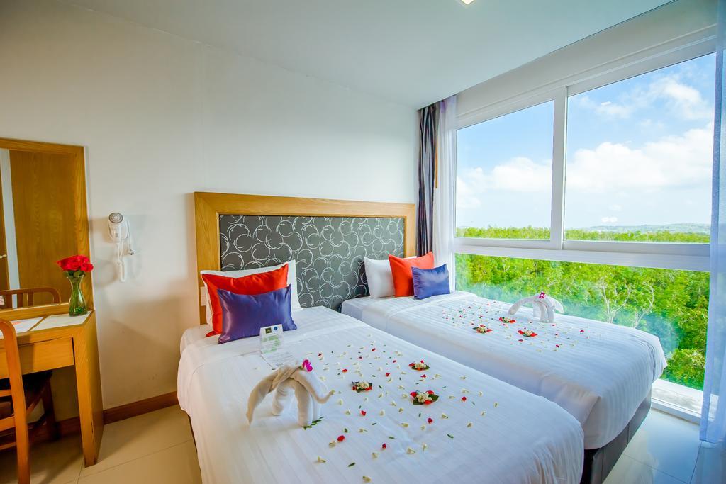 Grand Nai Harn Suites Rawai 외부 사진